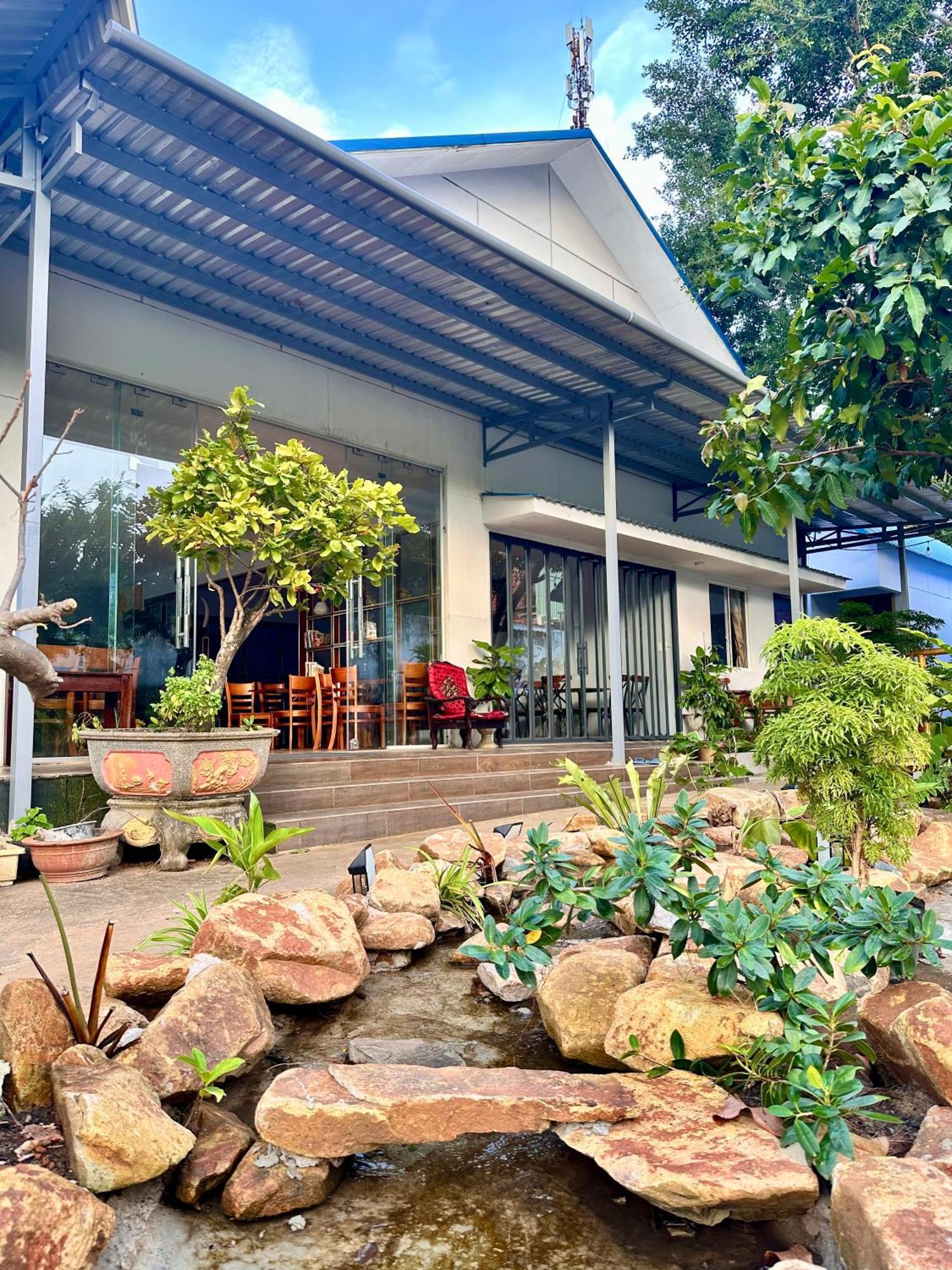 Bungalow Hotel Chi Khu Co Ong Exteriör bild
