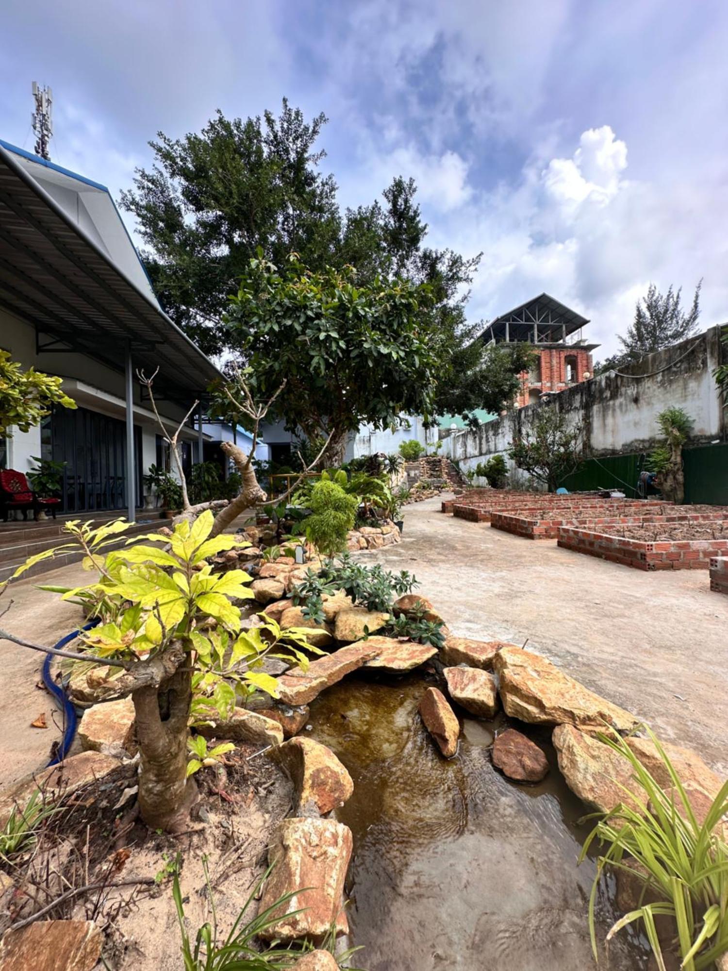Bungalow Hotel Chi Khu Co Ong Exteriör bild