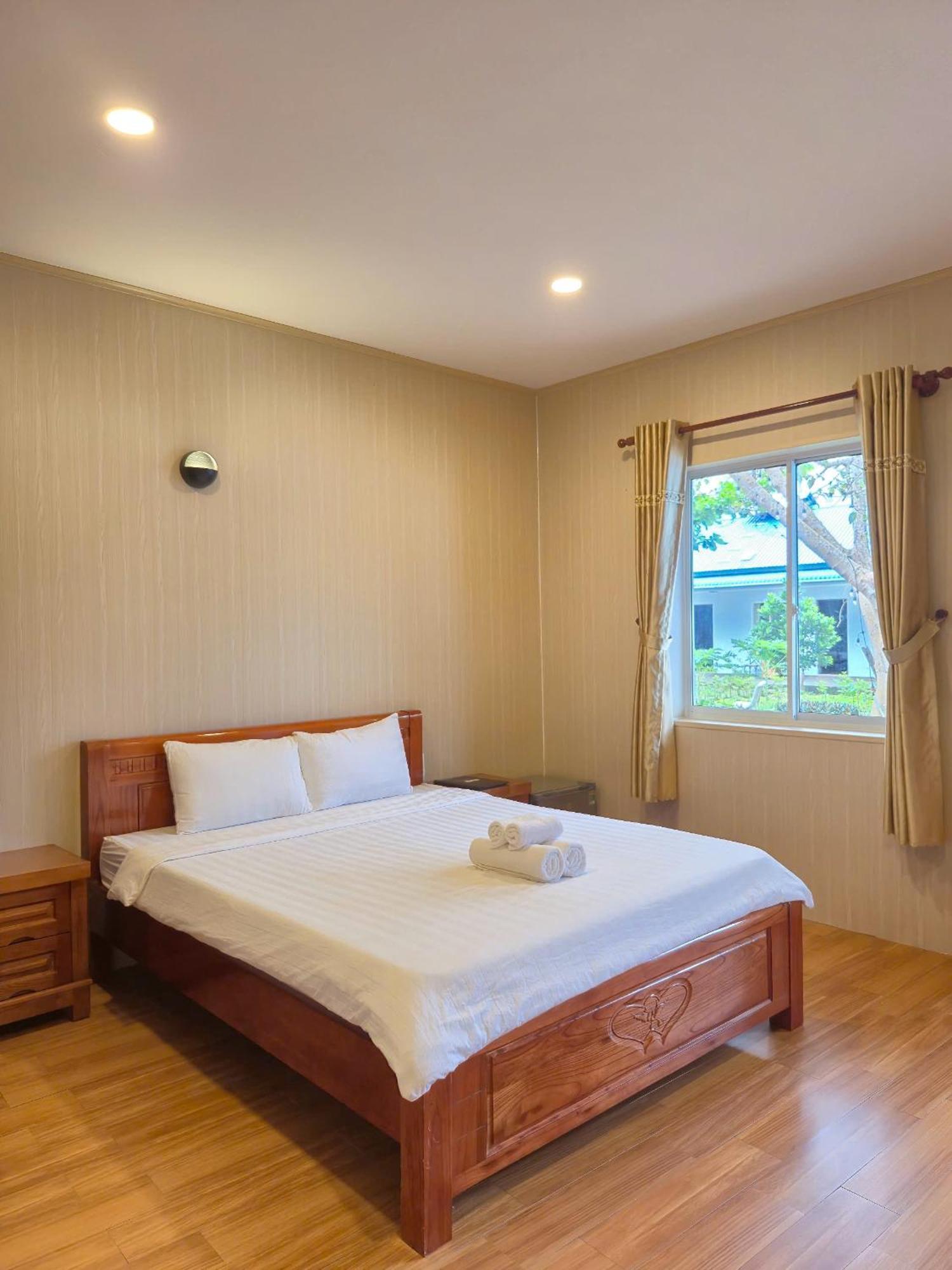 Bungalow Hotel Chi Khu Co Ong Exteriör bild