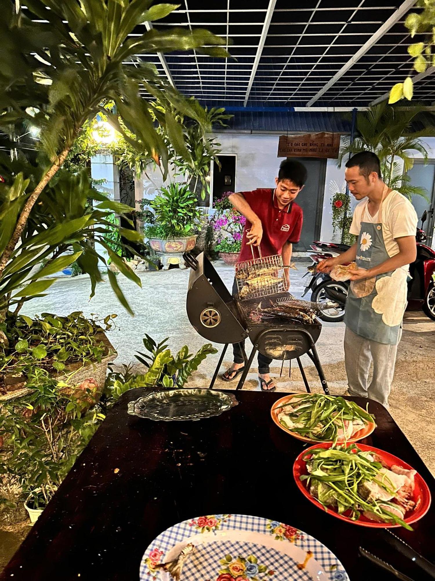Bungalow Hotel Chi Khu Co Ong Exteriör bild